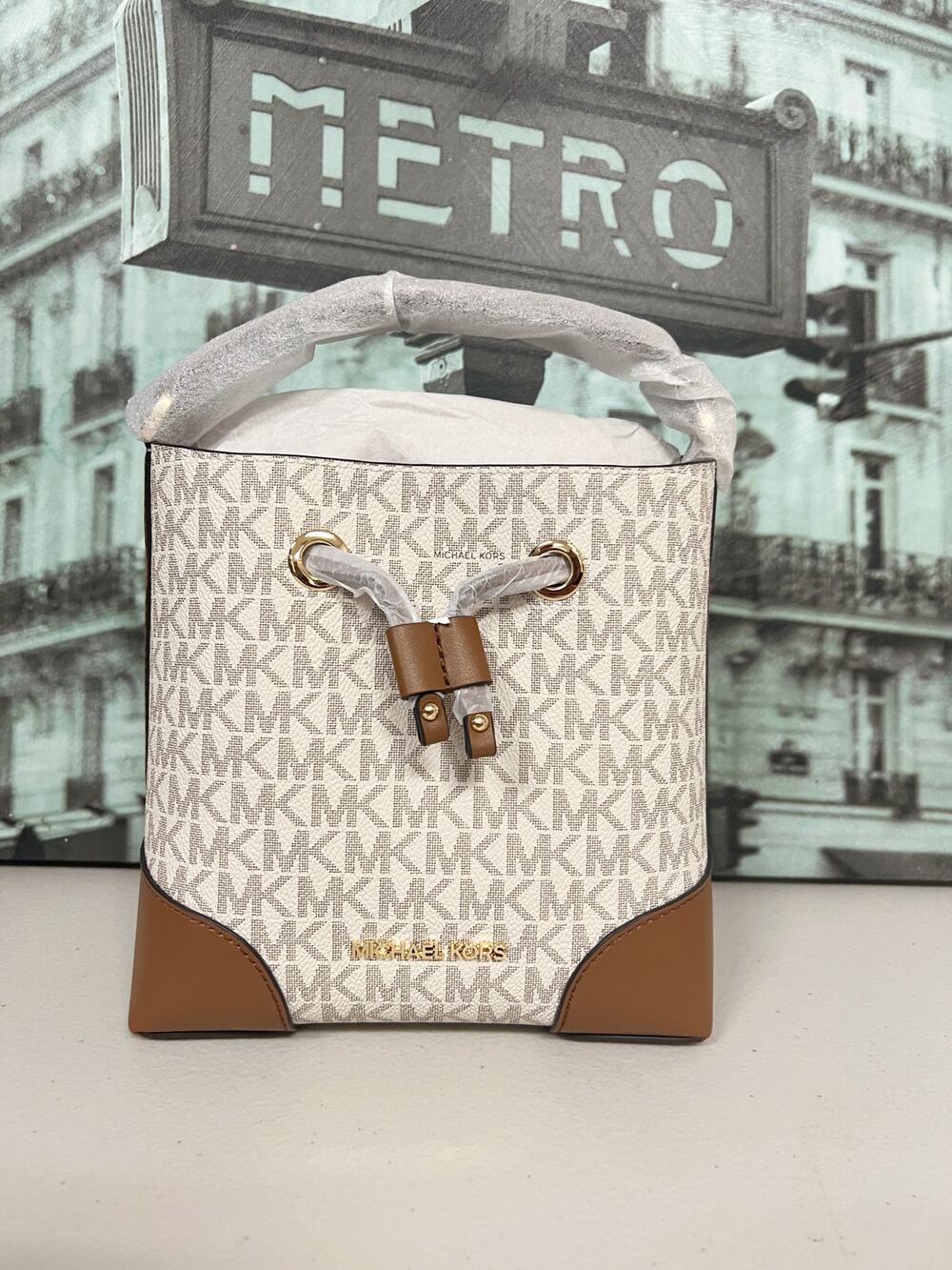 Michael Kors Mercer Small Drawstring Bucket Bag 35F2GM9M1B Vanilla Signature